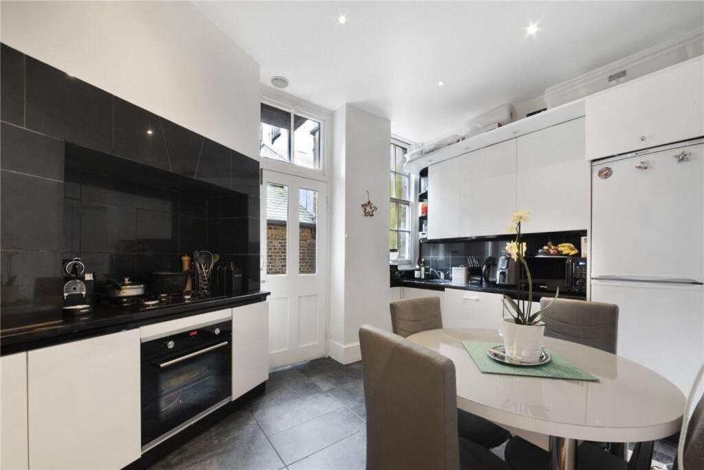Brand New Splendid 3 Bed In Marylebone Londres